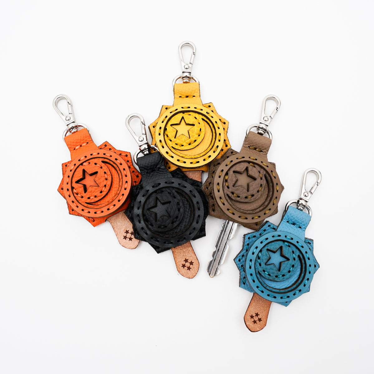 ITTI (イッチ) | Art by ojagadesign "VELA" / DIPLO FJORD (アートバイオジャガデザイン"ベラ" / ディプロフィヨルド) | キーリング チャーム 鍵 レザー クラフト キーホルダー ギフト プレゼント 贈り物