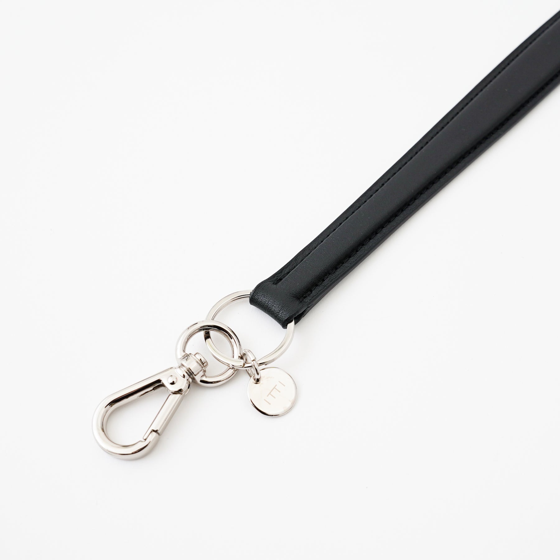 CELLIE TRAIN STRAP CODE / RAPTO BD｜ハンドル職人仕立て 本革スマホストラップ ウォレットコード バッグチャーム メンズ レディース｜ITTI（イッチ）公式