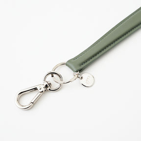 CELLIE TRAIN STRAP CODE / RAPTO BD｜ハンドル職人仕立て 本革スマホストラップ ウォレットコード バッグチャーム メンズ レディース｜ITTI（イッチ）公式