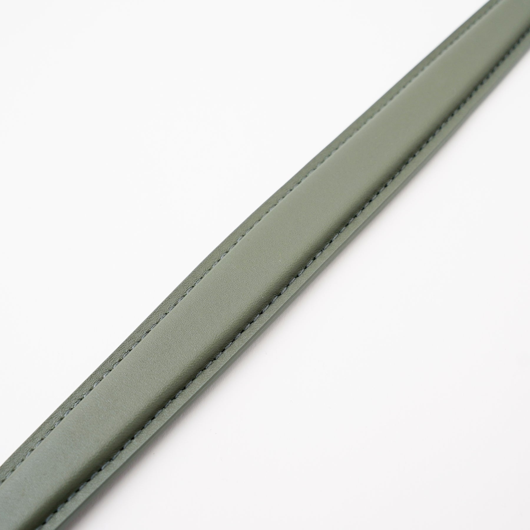 CELLIE TRAIN STRAP CODE / RAPTO BD｜ハンドル職人仕立て 本革スマホストラップ ウォレットコード バッグチャーム メンズ レディース｜ITTI（イッチ）公式