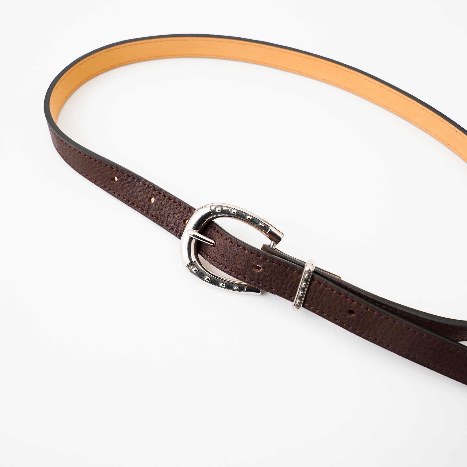 METAL BY THE LETTERS HORSE BIT BUCLE BELT｜真鍮馬蹄バックル 本革ウエスタンベルト メンズ レディース ユニセックス｜ITTI（イッチ）公式