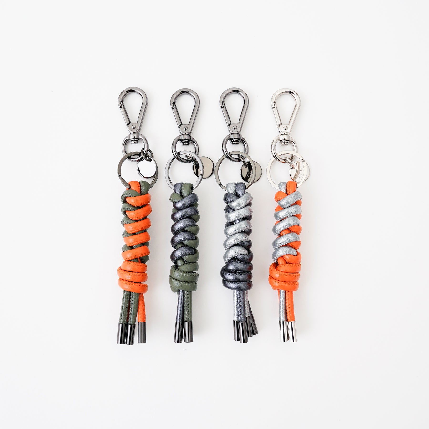 CRISTY TWO CODE SNAKE KNOT CHARM / STCOW｜つゆ結び 本革チャーム キーホルダー メンズ レディース ギフト｜ITTI（イッチ）公式