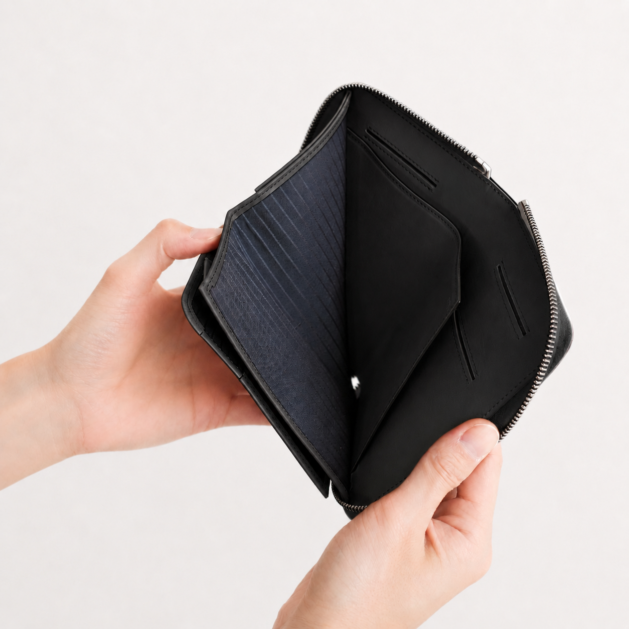 CRISTY STUFFING MID WLT.5｜独特なシボと発色が魅力の独製シュリンクレザー使用｜収納美な本革財布｜ITTI（イッチ）公式