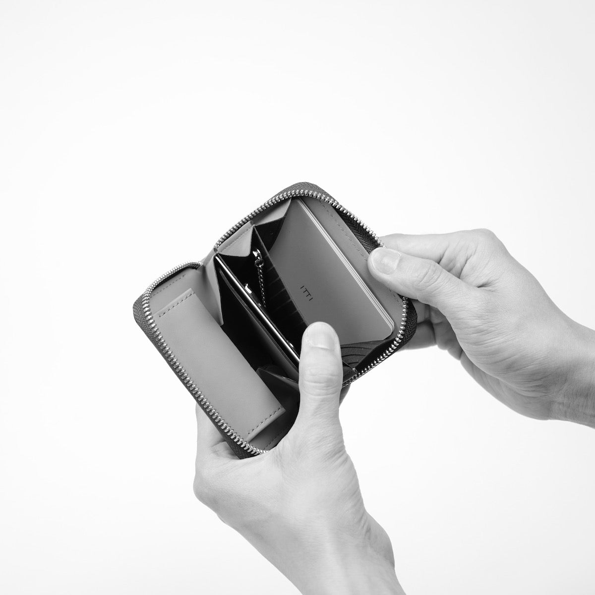 ITTI (イッチ) | CRISTY COIN CARD WLT / BRIDLE CROCO(クリスティコインカードウォレット/ブライドルクロコダイルレザー)さいふ 財布 サイフ エキゾチック ミニ キャッシュレス 黒 ブラック