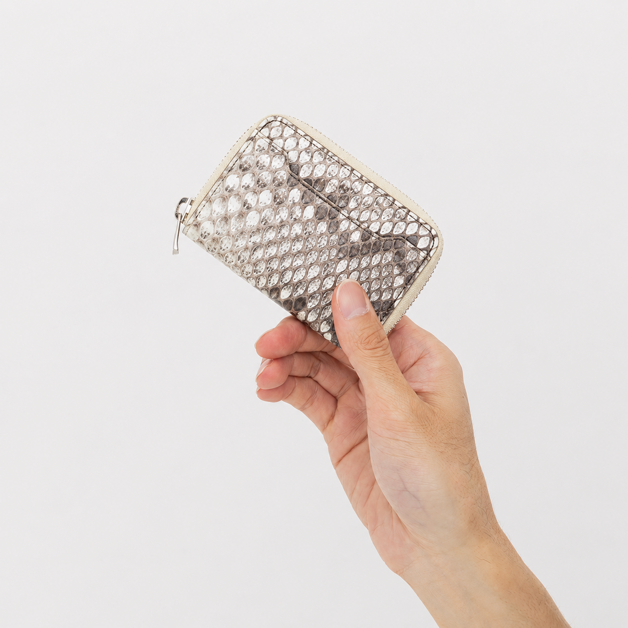 CRISTY COIN CARD WLT｜MOLURUS パイソンレザー 財布｜再生と気品を纏う蛇革ミニウォレット｜ITTI（イッチ）