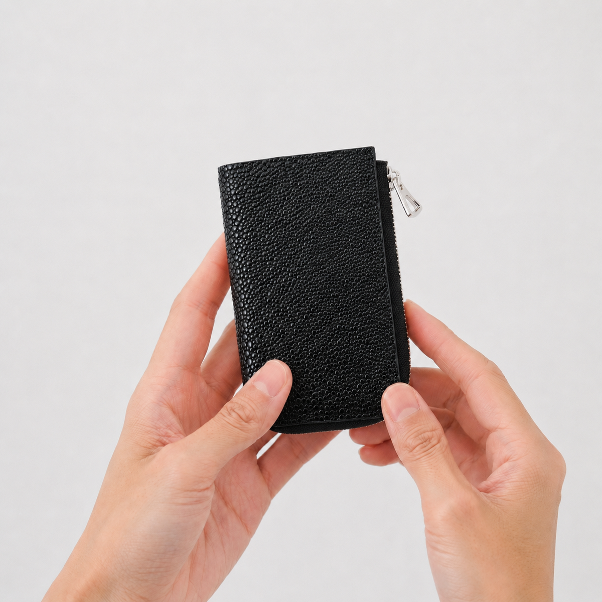 CRISTY KEY CARD CASE / KUROEI｜希少エイ革×漆 本革キーケース カードケース スマートキー対応 メンズ レディース ギフト｜ITTI（イッチ）公式