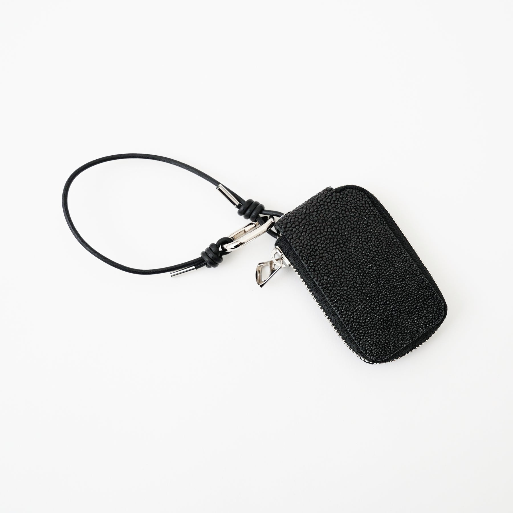 CRISTY SMART KEY CASE / KUROEI｜姫路職人が手がける漆エイ革 本革スマートキーケース メンズ レディース ギフト｜ITTI（イッチ）公式