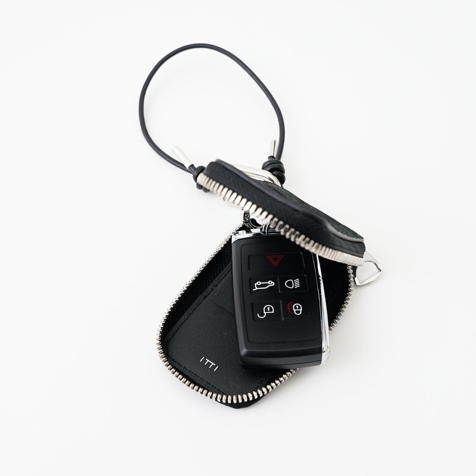 CRISTY SMART KEY CASE / OIL CARNO｜コードバン 経年変化 本革スマートキーケース メンズ レディース ギフト｜ITTI（イッチ）公式