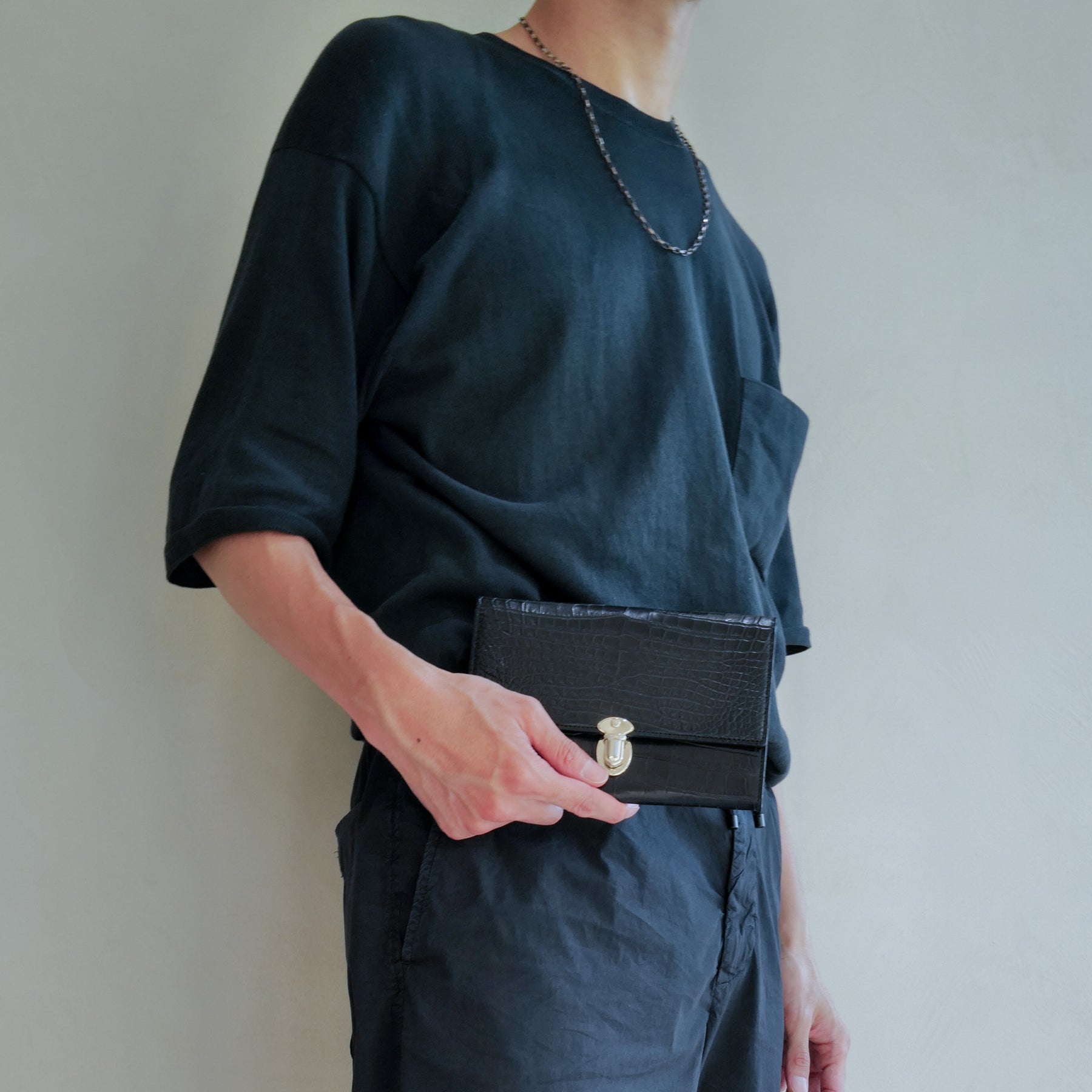 ITTI (イッチ) | MICHELLE FUKIN CLUTCH POUCH / CROCO (ミッシェル風琴クラッチポーチ / クロコダイル) 財布 長 さいふ サイフ ショルダー 斜め掛け スマートフォン 携帯 バッグ 鞄 かばん カバン エキゾチック ブランド メンズ レディース ブラック 黒