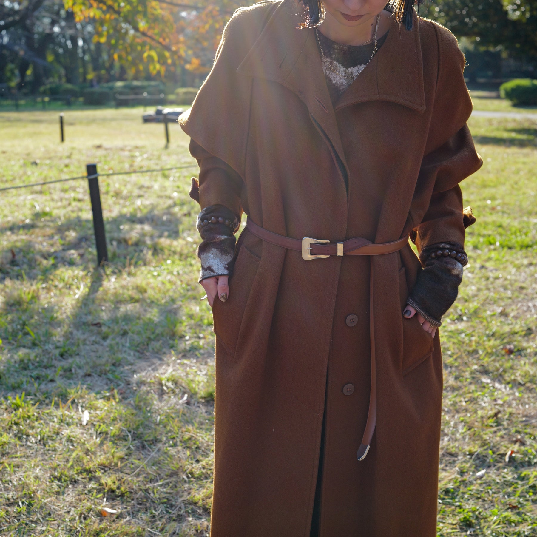 ITTI (イッチ) | Metal by The Letters SLIM WESTERN BELT / STNB (メタルバイザレターズ スリムウエスタンベルト / スムースヌバック) | 切り替え レザー ブランド 贈り物 ギフト プレゼント | レディース モデル 着用