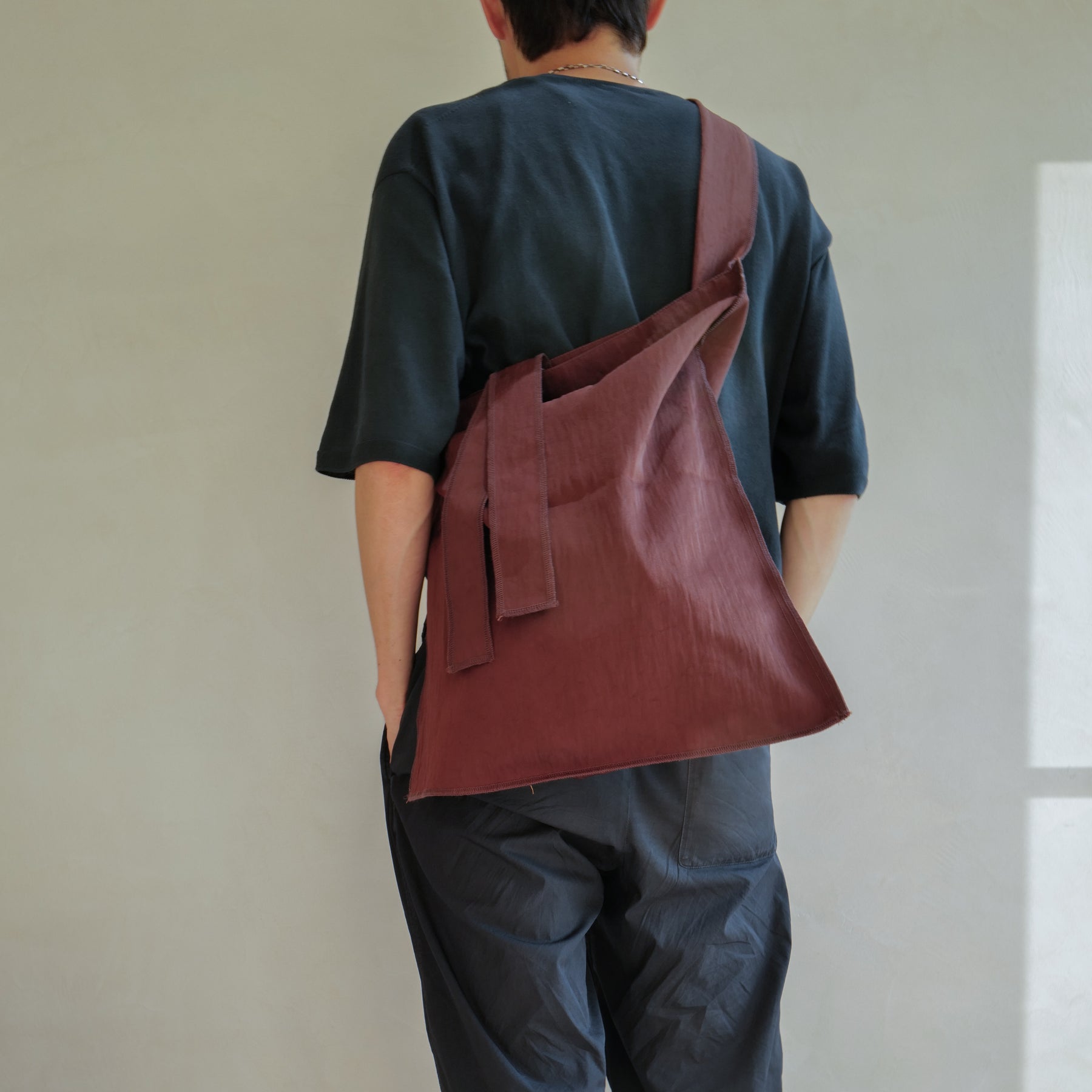 ITTI (イッチ) - MARY INSIDE OUT TOTE - L / CERATO BRIGHT (マリーインサイドアウトトートバッグ - Lサイズ / シェラトブライト) メンズ レディース ユニセックス ブランド ナイロンブラウン 茶色 斜め掛け 肩 手持ち 手提げ エコ