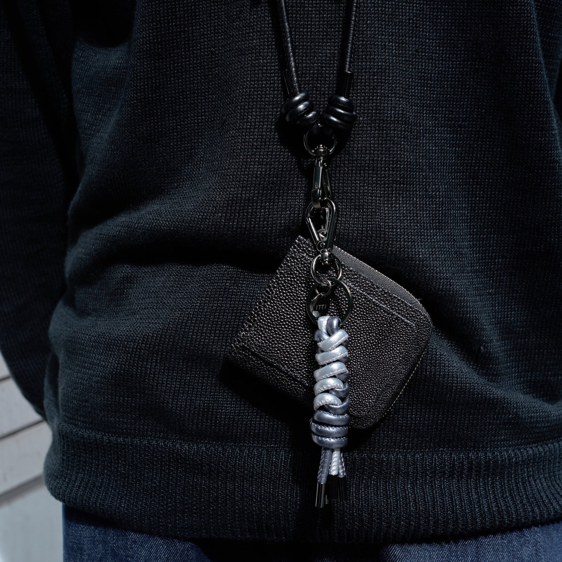 CRISTY VERY COMPACT WLT.5 / KUROEI｜希少エイ革×漆 本革L字ファスナー財布 カード10枚収納 メンズ レディース ギフト｜ITTI（イッチ）公式