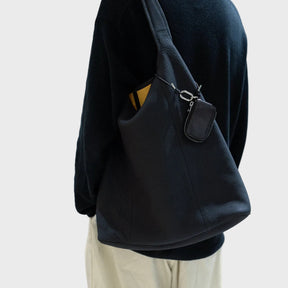 BONNIE HOBO BAG MM / DIPLO SKY｜サステイナブルレザー使用 本革ワンショルダーバッグ 軽量 メンズ レディース ギフト｜ITTI（イッチ）公式