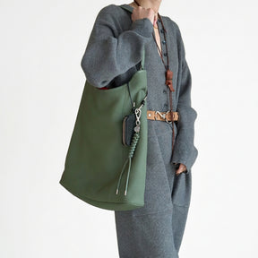 BONNIE HOBO BAG MM / DIPLO SKY｜サステイナブルレザー使用 本革ワンショルダーバッグ 軽量 メンズ レディース ギフト｜ITTI（イッチ）公式