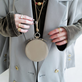 ITTI (イッチ) - MICHELLE CIRCLE POUCH / RAPTO FLEX (ミッシェルサークルポーチ / ラプトフレックス) | 鞄 カバン かばん ネックレスネックレス ショルダー 丸い 円形 レザー ブランド メンズ レディース