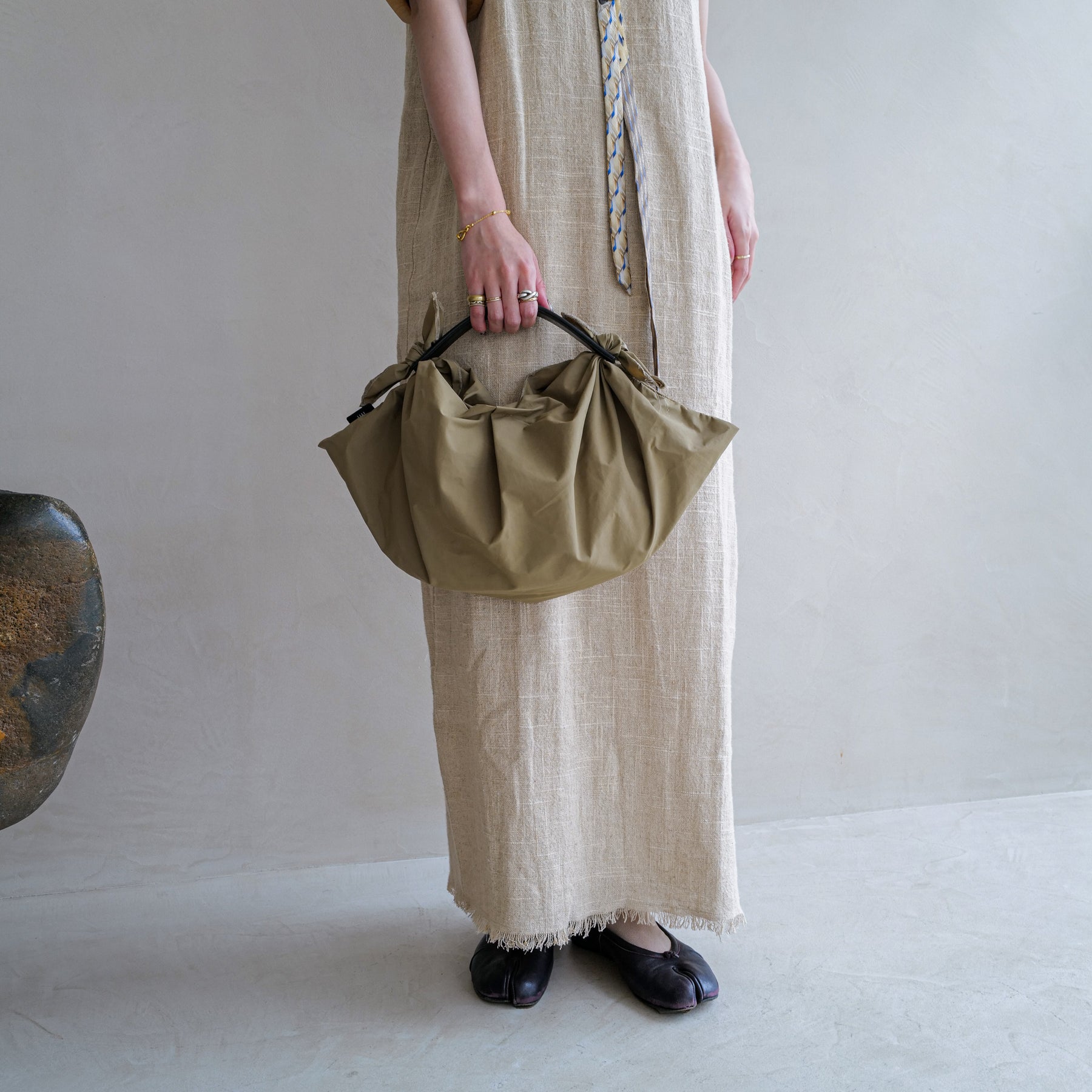 ITTI (イッチ) - HERRIE FUROSHIKI ONE HANDLE BAG - S / RF-LC (ヘリー風呂敷ワンハンドルバッグ - スモール) | 鞄 カバン かばん フロシキ トート ナイロン レザー ブランド メンズ レディース 小さい ミニ ダーク ベージュ ブラウン カーキ 茶色