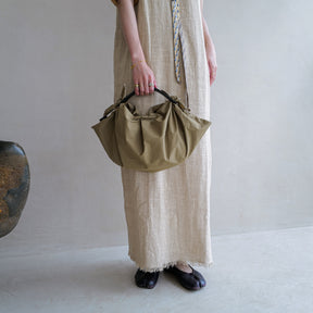 ITTI (イッチ) - HERRIE FUROSHIKI ONE HANDLE BAG - S / RF-LC (ヘリー風呂敷ワンハンドルバッグ - スモール) | 鞄 カバン かばん フロシキ トート ナイロン レザー ブランド メンズ レディース 小さい ミニ ダーク ベージュ ブラウン カーキ 茶色