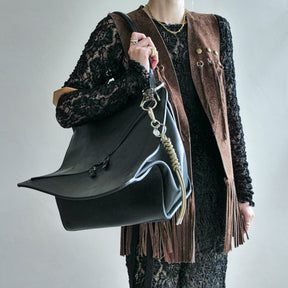 HERRIE BOX PREMIER / RAPTO FLEX｜完成度を極めたレザーボックスバッグ メンズ レディース｜女性着用スタイリング コーディネート｜ITTI（イッチ）公式 