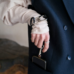 CRISTY KNOT CODE CHARM / RAPTO JP｜レザーコード チャーム キーリング スマホ ウォレット 本革 チャーム メンズ レディース ブランド｜ITTI（イッチ）公式