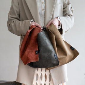 ANNIE REGISTER POUCH / PS｜豚革 ピッグスエード 軽量 コンパクト エコバッグ レジ袋型 メンズ レディース｜ITTI（イッチ）公式