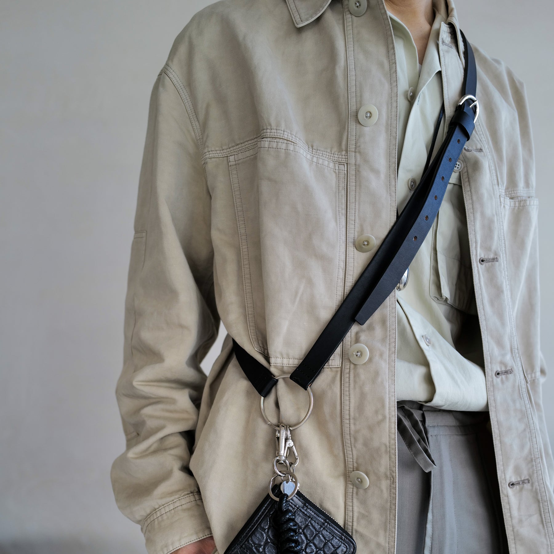 HERRIE PARACHUTE STRAP / THUG｜ユニセックス スマートフォン ウォレット レザー ショルダー ストラップ 本革 メンズ レディース ブランド｜ITTI（イッチ）公式