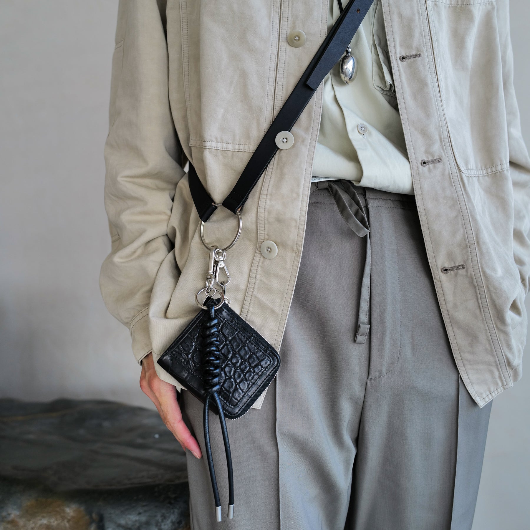 HERRIE PARACHUTE STRAP / THUG｜ユニセックス スマートフォン ウォレット レザー ショルダー ストラップ 本革 メンズ レディース ブランド｜ITTI（イッチ）公式