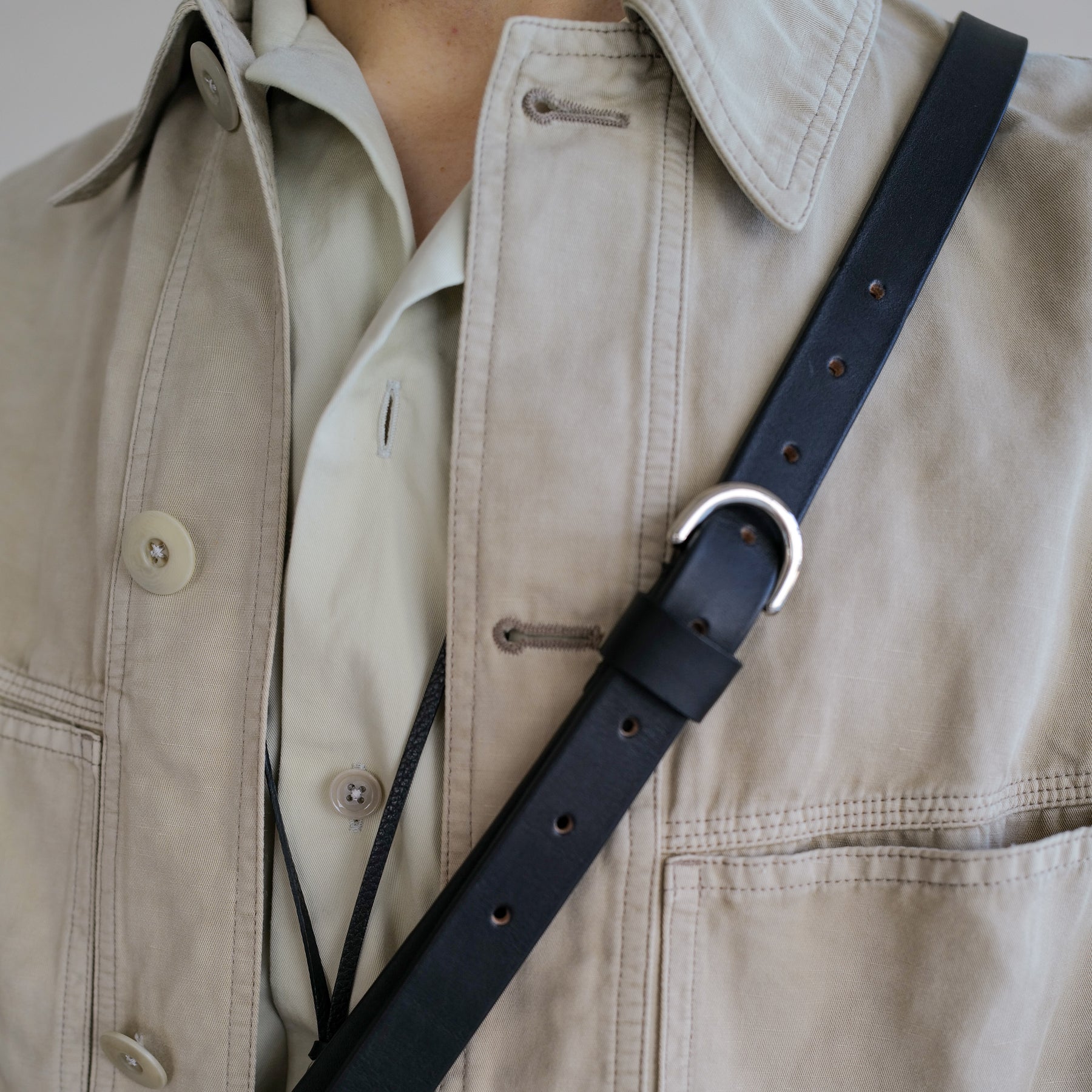 HERRIE PARACHUTE STRAP / THUG｜ユニセックス スマートフォン ウォレット レザー ショルダー ストラップ 本革 メンズ レディース ブランド｜ITTI（イッチ）公式