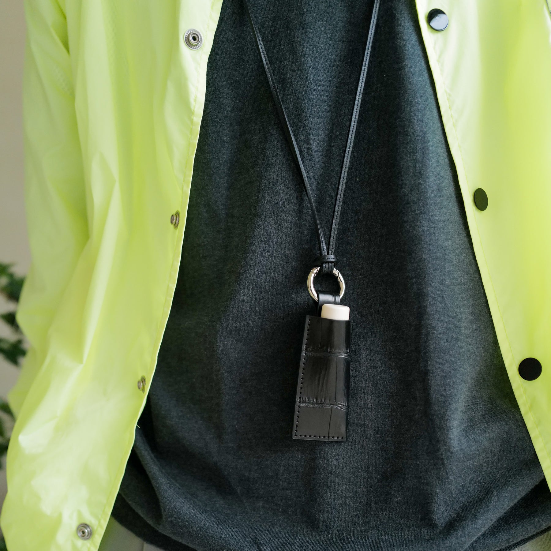 HERRIE LIP RING / CROCO｜クロコダイルレザー リップケース ネックレスタイプ｜ITTI（イッチ）公式