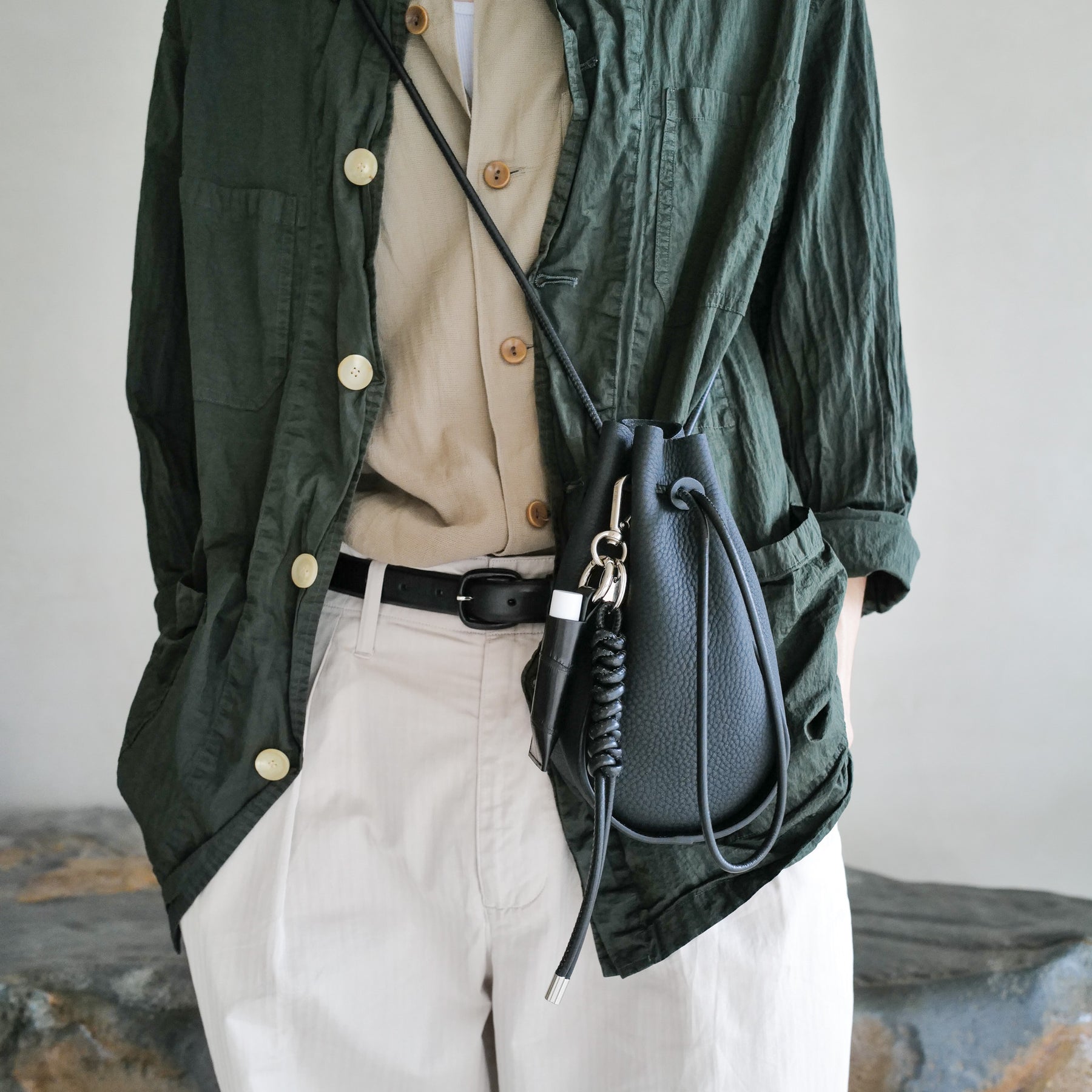 HERRIE KINCHAKU POUCH – GPM / DIPLO SKY｜巾着ポーチ 本革 スマホ 財布収納｜ITTI（イッチ）公式