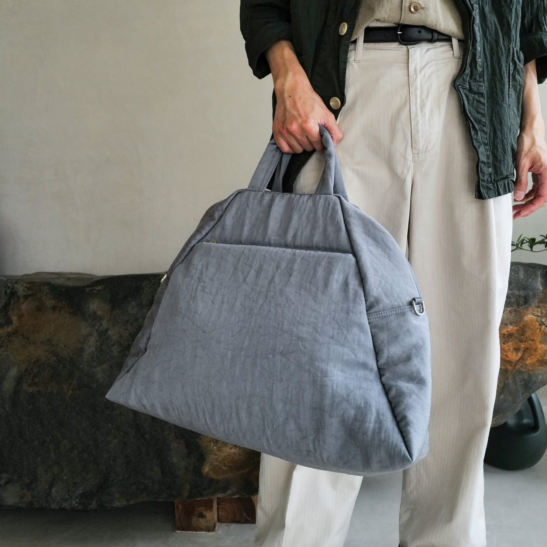 ANNIE PUFFER MADISON BAG / CERATO BRIGHT｜中綿入りナイロンバッグ 撥水 大容量 斜め掛け 肩掛け ユニセックス｜ITTI（イッチ）公式