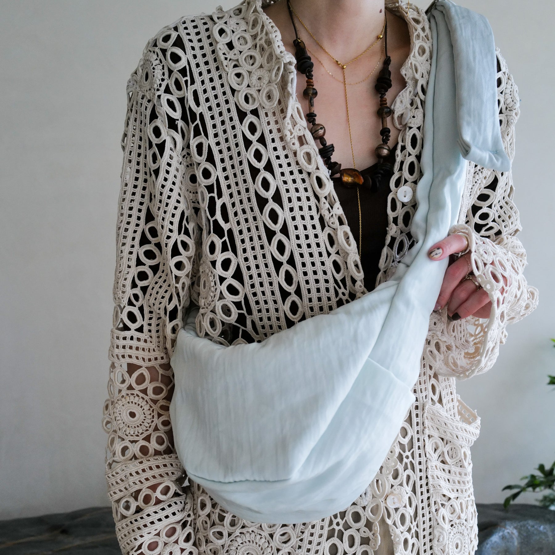 ANNIE PUFFER MINI MOON BAG / CERATO BRIGHT｜ミニショルダー 三日月型 撥水 軽量 ナイロンバッグ レディース メンズ｜ITTI（イッチ）公式