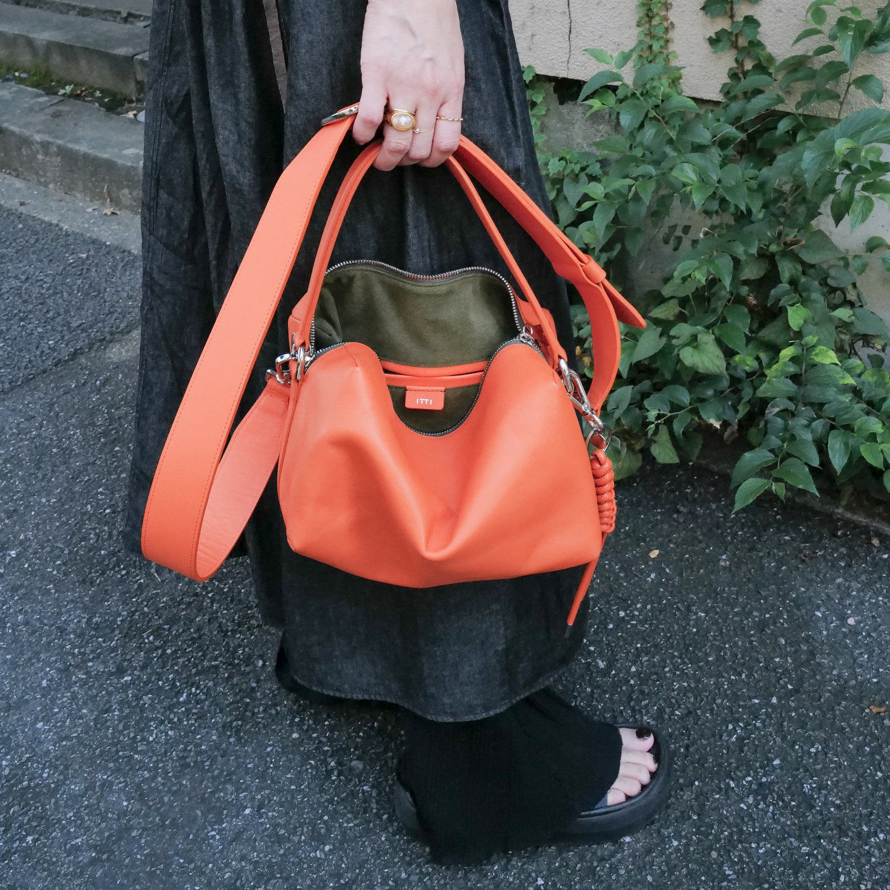 CELLIE TRAIN BAG / RAPTO BD｜ITTIオリジナルレザー使用 2WAYショルダーバッグ ハンドル職人仕立て メンズ レディース ギフト｜ITTI（イッチ）公式