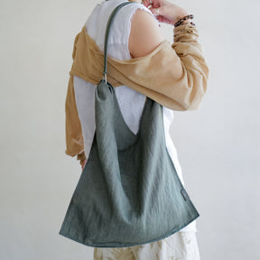 ANNIE REGISTER BAG - M / CERATO BRIGHT｜ミニマルデザインのナイロンバッグ メンズ レディース｜ITTI（イッチ）公式