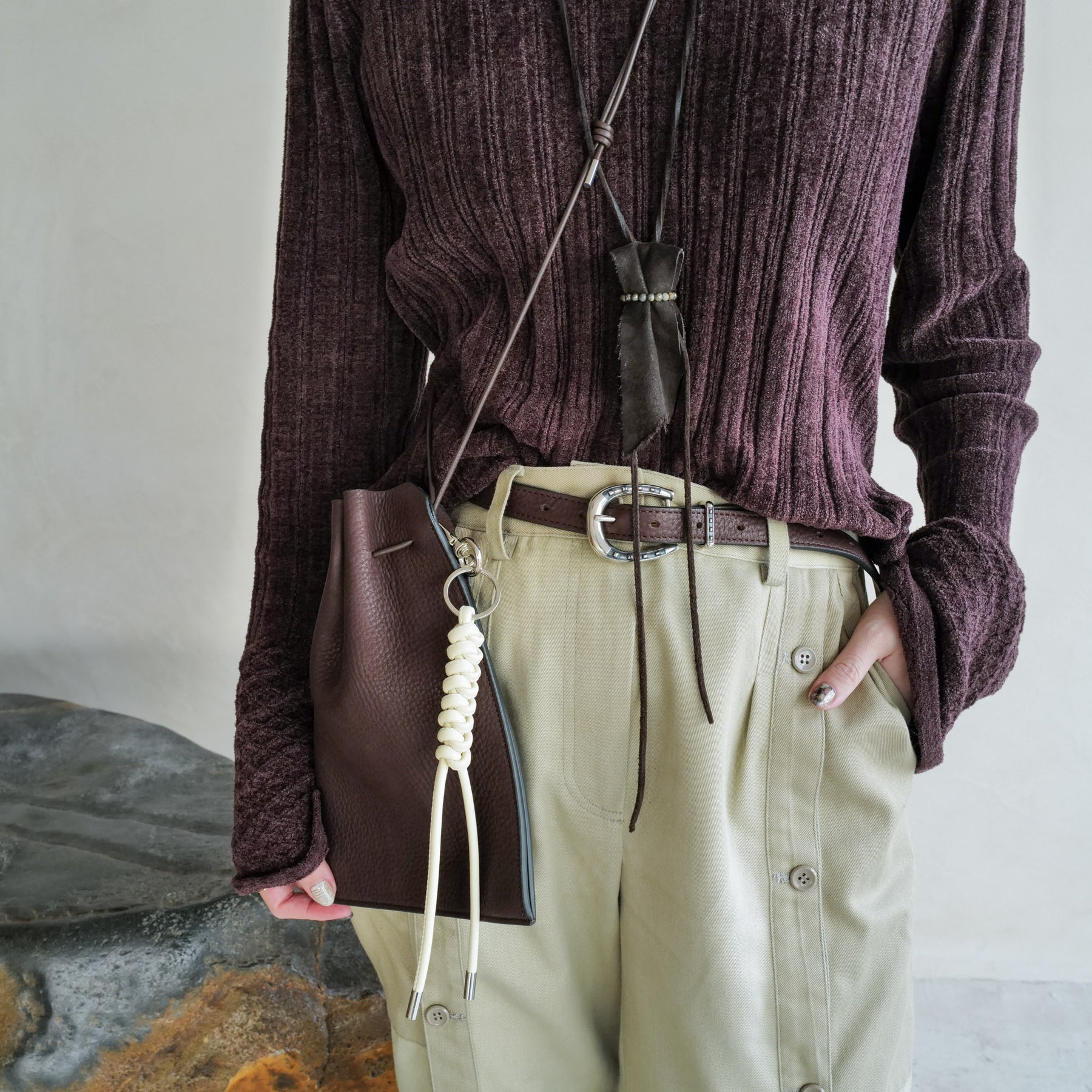 HERRIE KINCHAKU POUCH - PM / DIPLO NUDE｜国産レザー巾着ポーチ ミニバッグ メンズ レディース｜ITTI（イッチ）公式