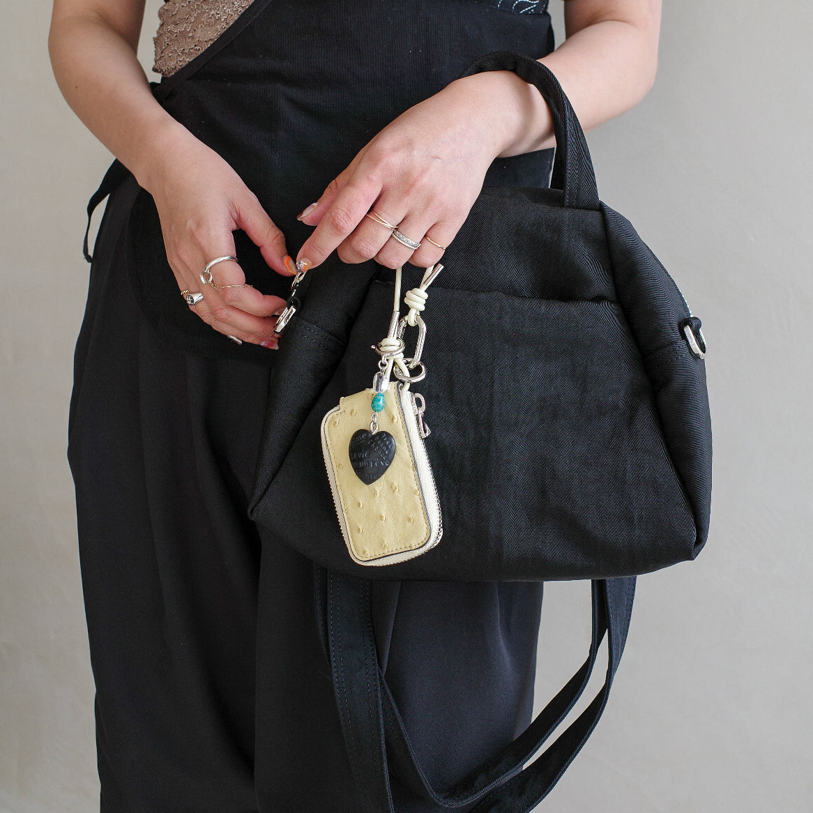 CRISTY SMART KEY CASE / OSTRICH｜オーストリッチレザーのキーケース｜ITTI（イッチ）公式