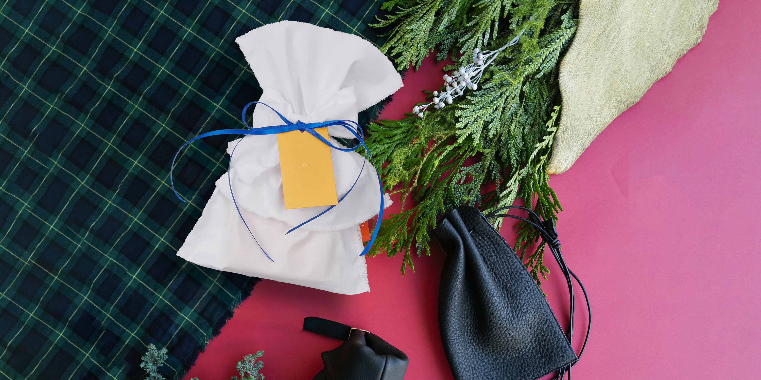 CHRISTMAS GIFT GUIDE 2025｜シーン別で選べる上質なレザーギフト特集｜ITTI（イッチ）公式