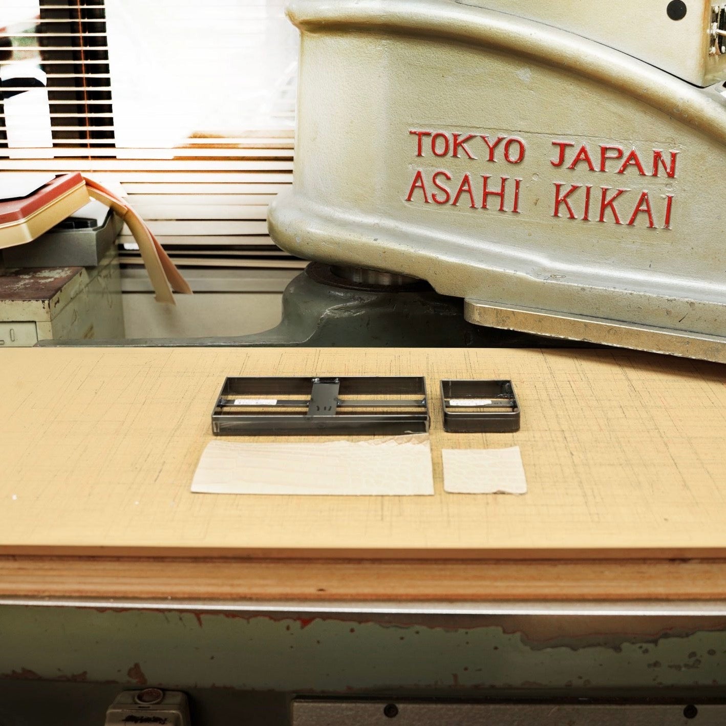 ITTI (イッチ) | 日本製 国内生産 職人 ハンドメイド メイドインジャパン レザー ブランド 革小物 バッグ 財布 グッズ