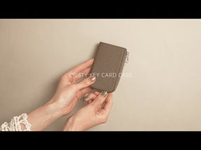 ITTI (イッチ) | CRISTY KEY CARD CASE / DIPLO FJORD(クルスティキーカードケース/ディプフィヨルド)レザー メンズ レディース 本革 ライトグリーン 黄緑 鍵 スマートキー 収納 ファスナー ドイツ シュリンク ペリンガー社