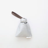 ITTI (イッチ) | ANNIE SMALL RICE BAG / KRONO (アニースモールライスバッグ /クロノ)レザー 巾着 ハンド 本革 シルバー メンズ レディース