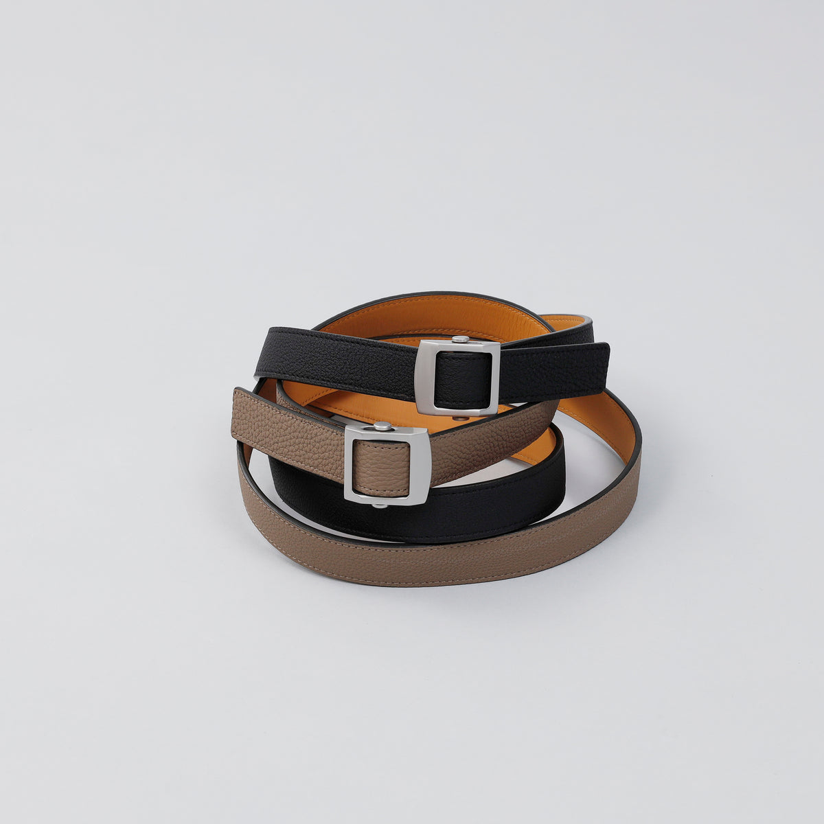 HERRIE HOLELESS BELTのデザイン